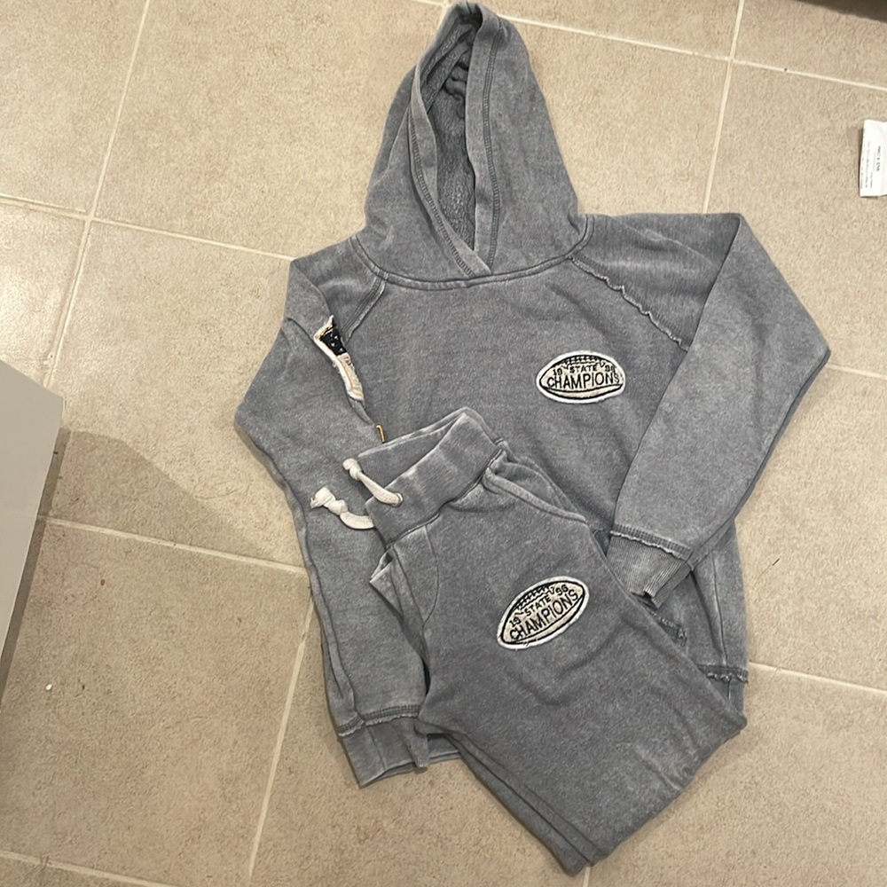 Vintage Havana boys sweat suit set. Hoodie with patches